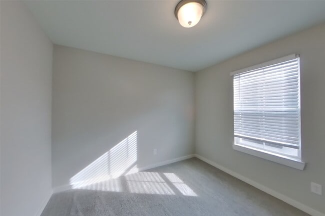 Photo - 9835 Willow Creek Commerce Dr