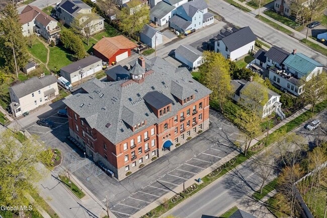 Building Photo - 77 Van Dam St Unit 408