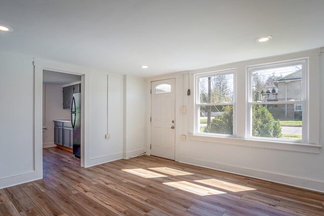 Photo - 445 S Broad St