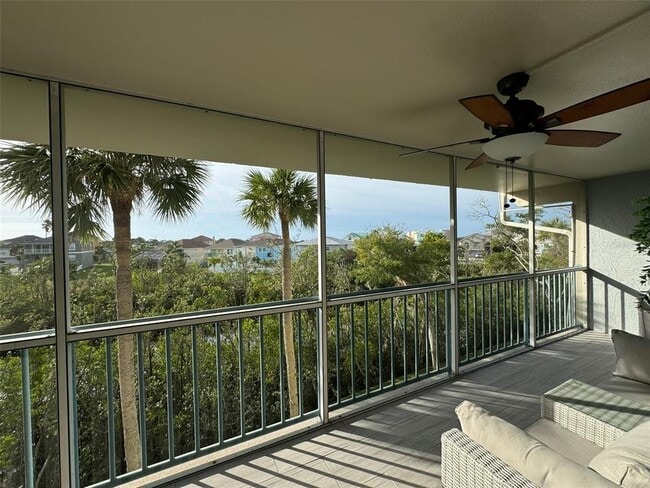 Building Photo - 5537 Sea Forest Dr Unit 208 Rental