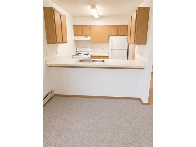 Building Photo - 910 Hengen St Unit 402