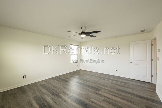 Photo - 126 Verona Dr NW