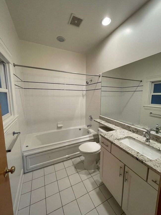 1657 W Wrightwood Ave Unit 1W