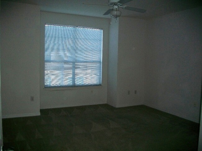 Photo - 2000 Erving Cir Unit 6 308