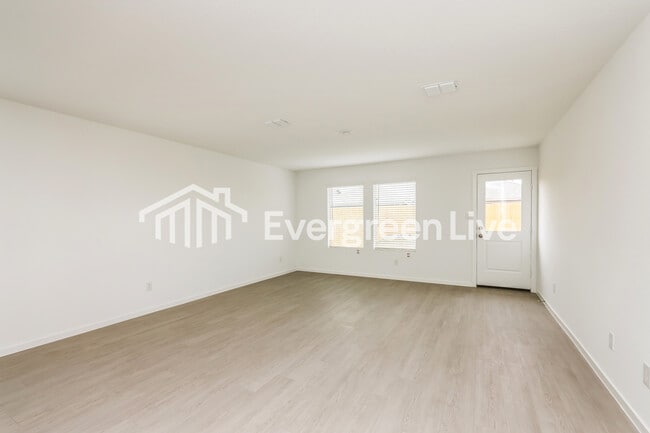 Photo - 1625 Sparrow Hawk Rd