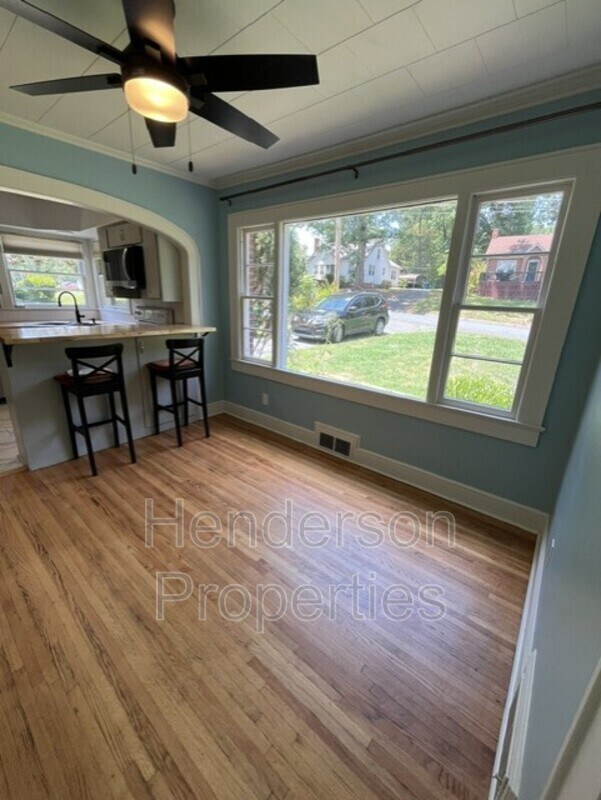 Photo - 1631 Maple Ave