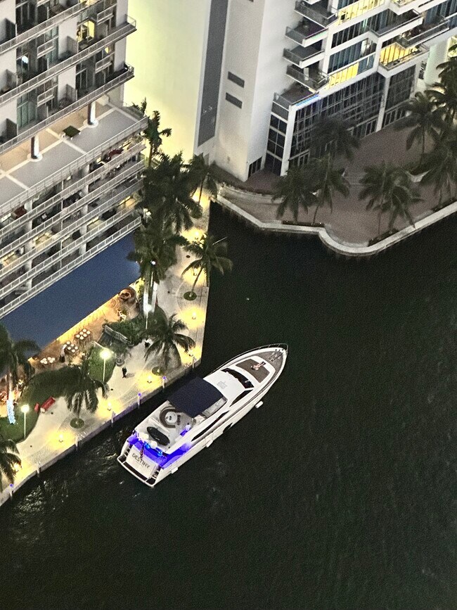 Photo - 92 SW 3rd St Unit 4804