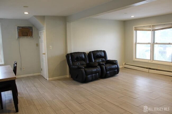 Photo - 899 Green St Unit 1st