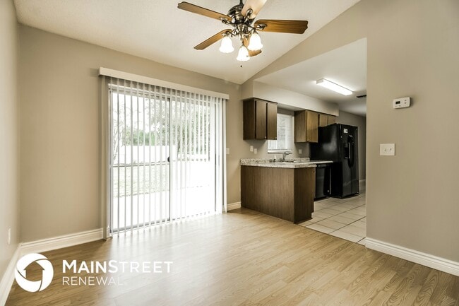 Photo - 97 Champlain Dr