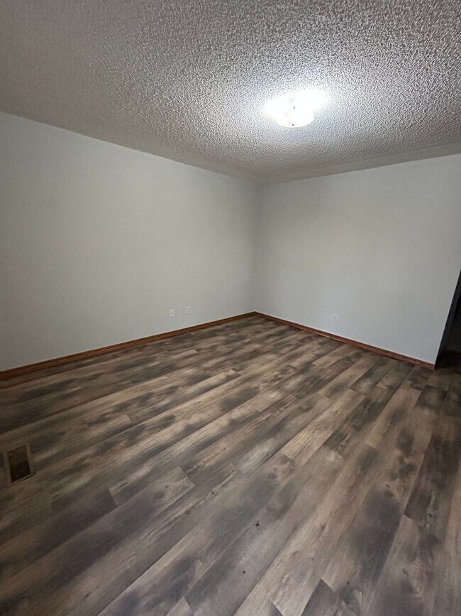 Photo - 403 E Adams St Unit 403 E. Adams Apt. B