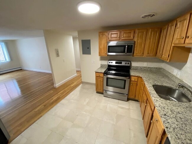 Building Photo - 230 Babcock St Unit 4C Rental