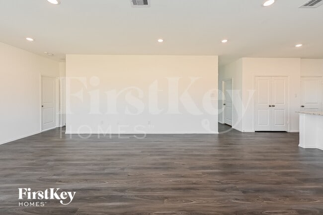 Photo - 7514 Oakmont Ave