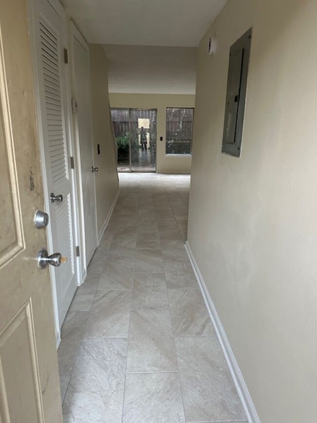 Photo - 353 MARKIN;CHARLES/HSINGFEN Unit 540C