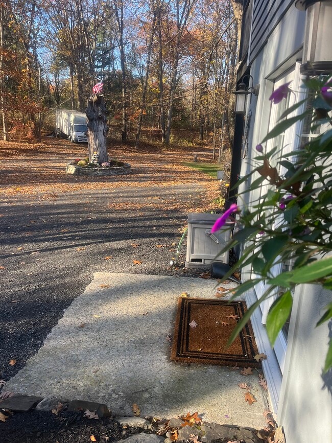 Building Photo - 316 Myers Corners Rd Unit 1