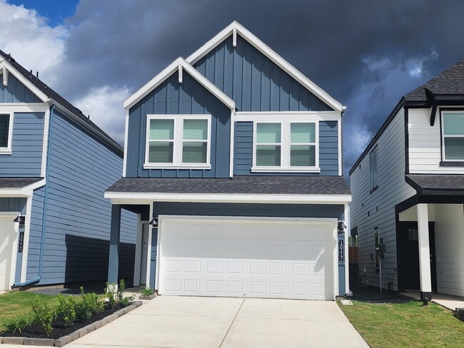 Building Photo - 10217 Berkeley Springs Trl