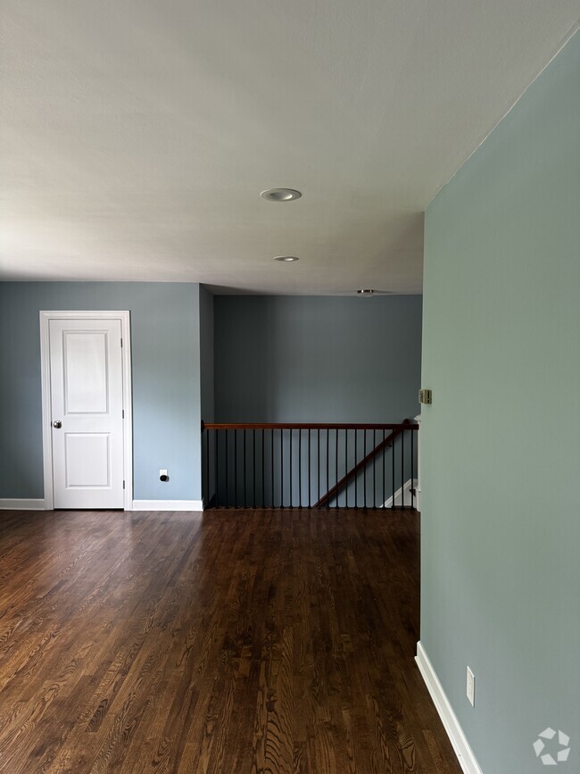 Building Photo - 3 Virginia Dr Unit B Rental