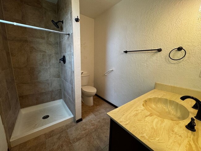 Photo - Beautiful 3 bedroom 2 bath