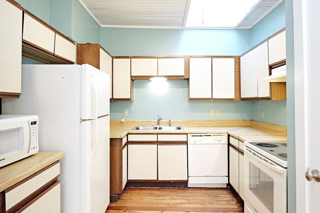 Photo - Charming Downtown Charlottesville Apartmen... Unidad E Main St 313 #A
