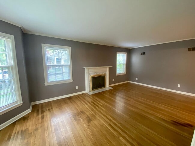 Photo - {6832} Prairie Village Ranch + Perfect Location + Updated + Fenced Yard