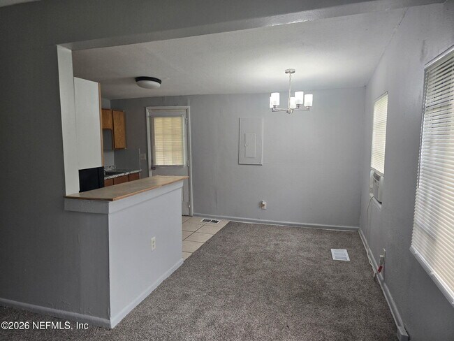 4324 Detaille Dr