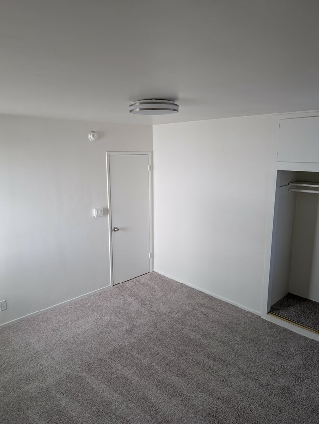 Primer dormitorio - 4427 Cartwright Ave Unidad 4