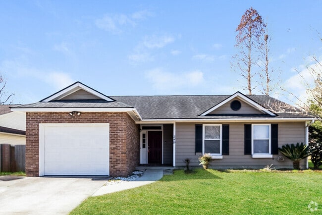 Building Photo - 249 Persimmon Cir Rental