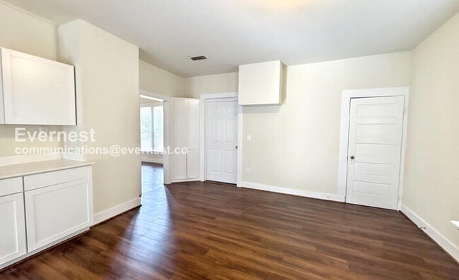 Photo - 1629 Alemeda Ave SW