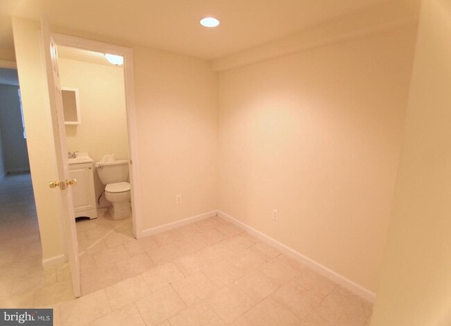 Photo - 1852 Willington St