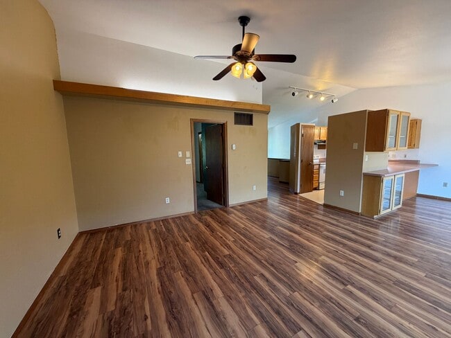 Building Photo - 3-bedroom plus office, 2-bath home located along the Roaring Fork River in Glenwood Springs