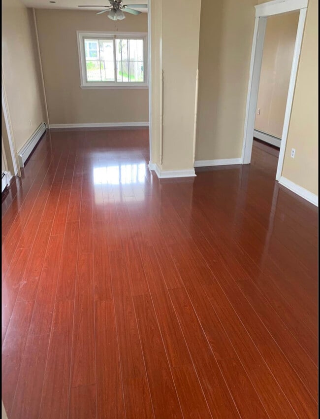 Photo - 382 E Grove St