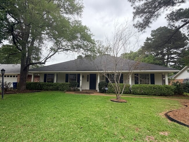 Gorgeous 4 Bedroom Home in Ellerbe Woods - Gorgeous 4 Bedroom Home in Ellerbe Woods