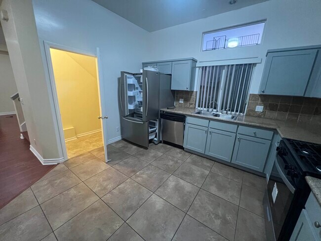 Photo - 10235 Independence Ave