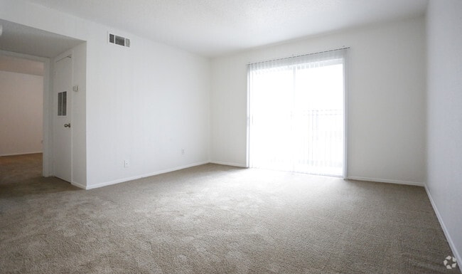 1BR/1BA -700SF