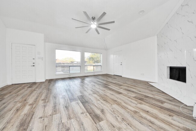 Photo - 11627 Bowlan Ln