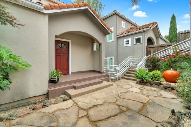 Building Photo - 4614 Redwood Rd Rental