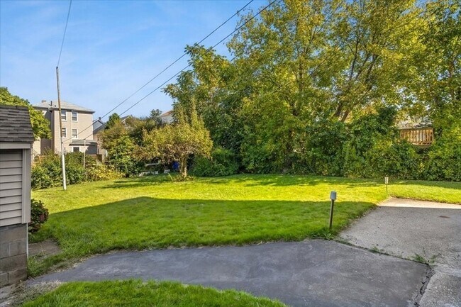 Photo - 576 Slade St Unit 2