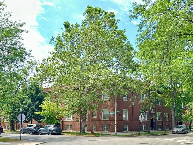 Building Photo - 1400 W Rosemont Ave Rental