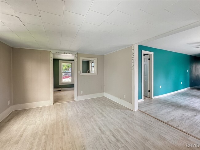 Photo - 262 W 4th St S