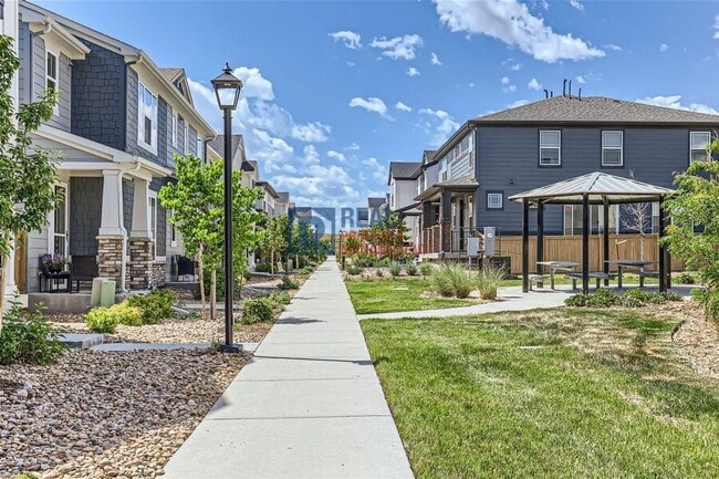 Photo - 8375 Holman St