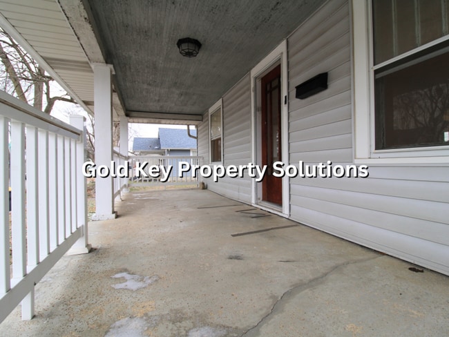 Photo - Attractive 2 BR 1 BA House with 2-Car Garage and Covered Porch (NO SECTION 8)