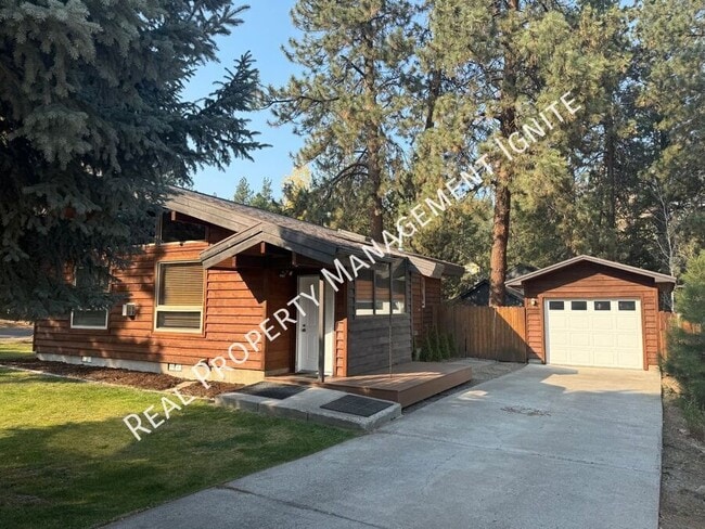Building Photo - 1782 SW Forest Ridge Ave Rental