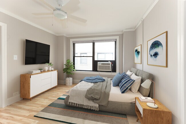 18 E. Elm