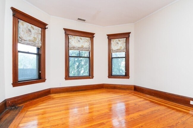 Photo - 24 Walden St Unidad 2