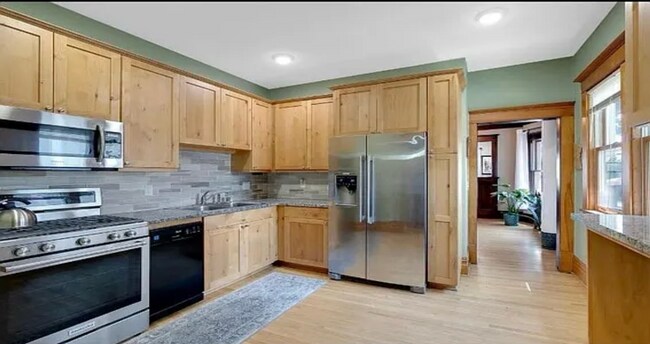 Photo - 1823 N Girard Ave Unit 1