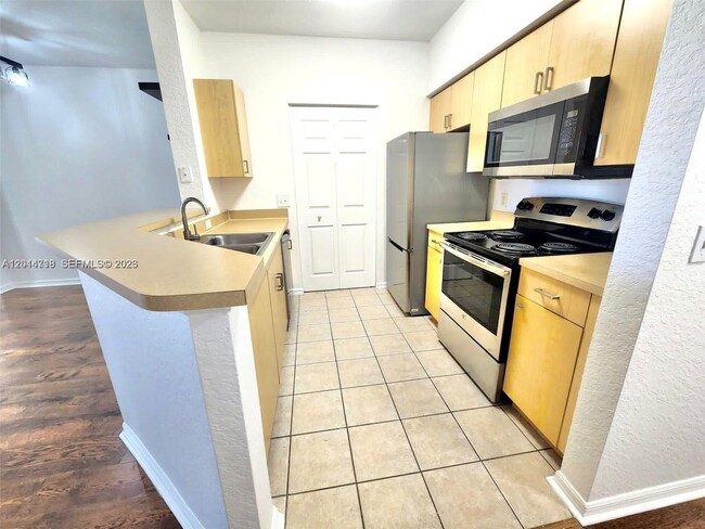 Photo - 2209 Belmont Ln Unit 2209