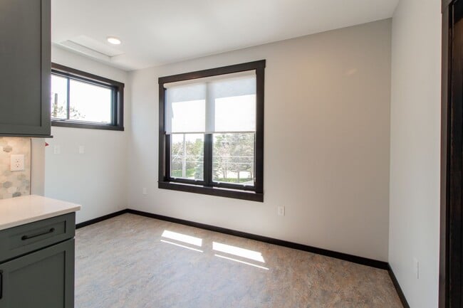 Photo - AVAILABLE JULY - Renovated Luxury 1 bed/1 bath Home on PARK POINT Unit 3