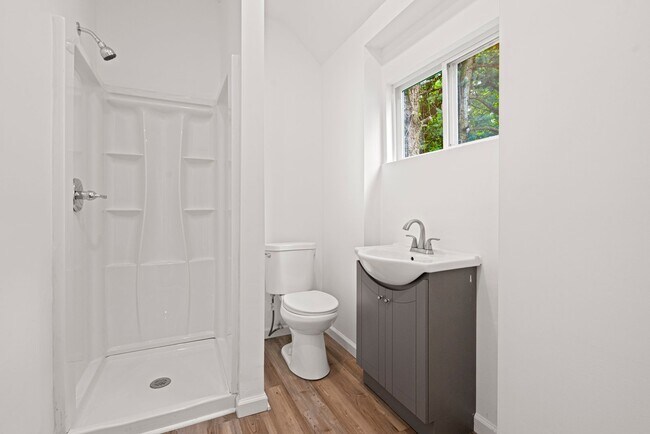 Photo - Stunning 4 bedroom home in Perry South available now!