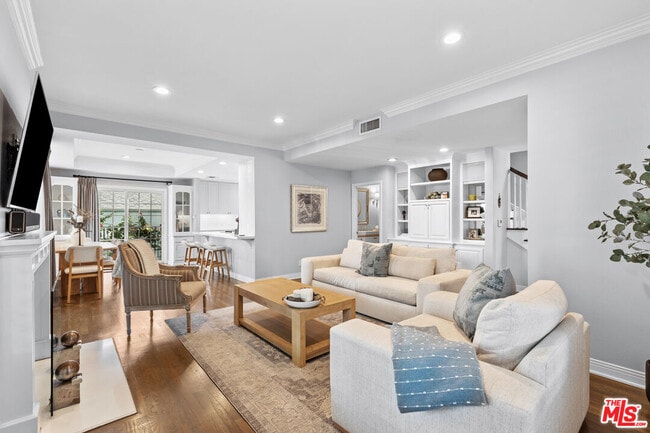 Building Photo - 1144 Yale St Unit 1