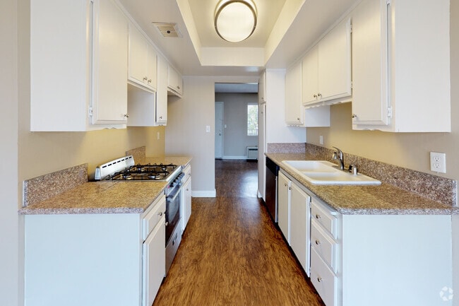 1BR, 1BA- 640 SF - Seville Apartments