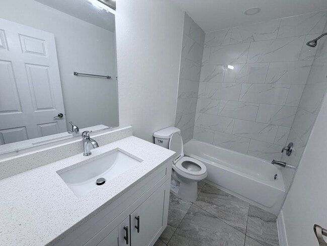 Photo - 856-858 Milwaukee Blvd Unit 856 Milwaukee Blvd